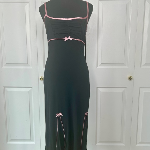 Speechless Black Dress with Pink Satin Bows & Piping - Picture 3 of 4